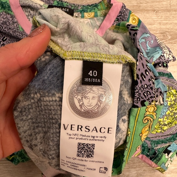 Versace Patterned T-shirt, Small - Picture 4 of 7